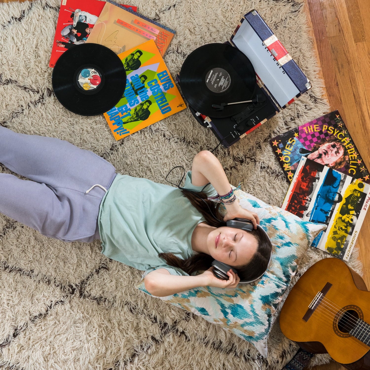 Victrola the Journey Bluetooth Suitcase Record Player with 3-Speed Turntable (Union Jack)