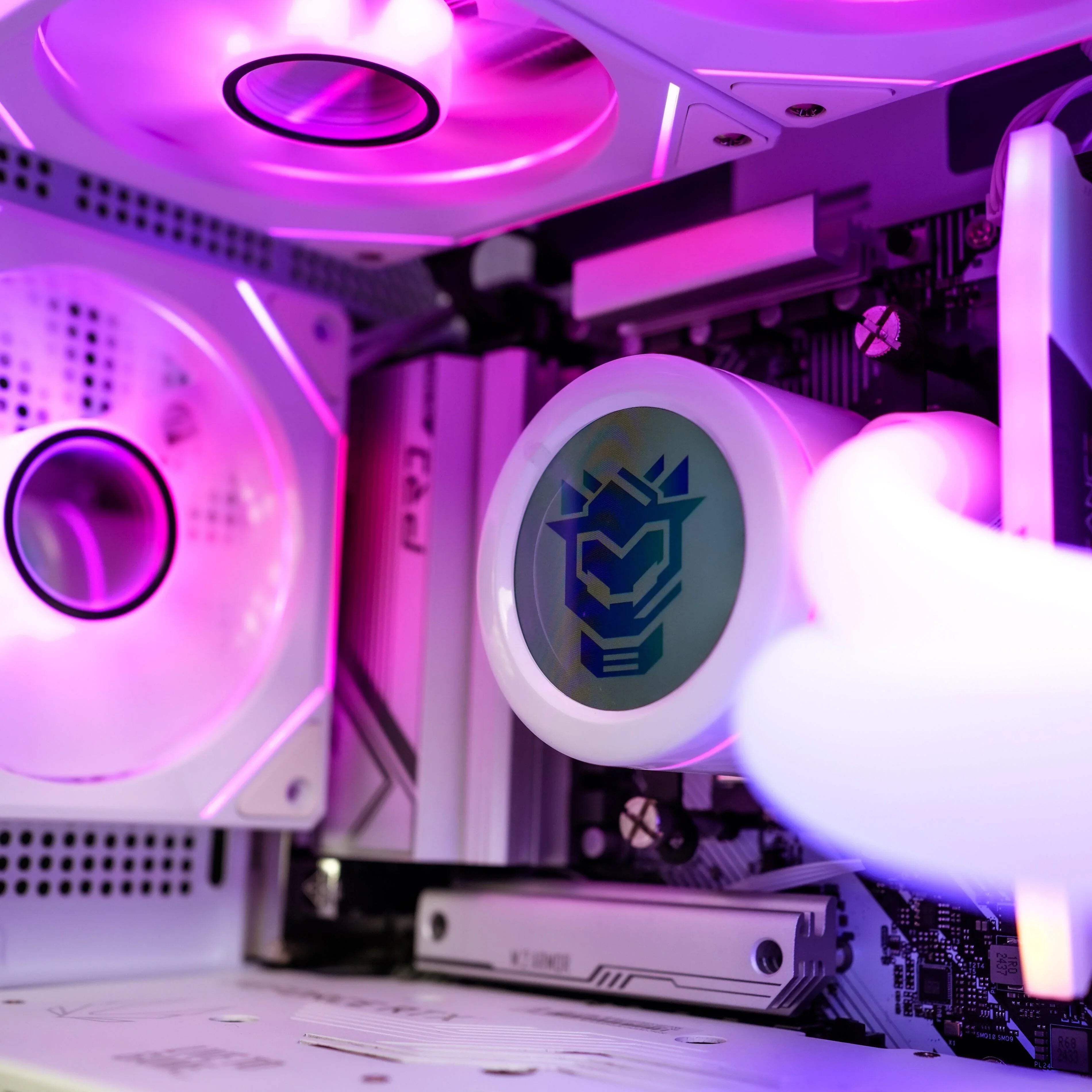 Hyper Cyber Rage Y | AMD Ryzen 9 9950X3D | Intel ARC B580 12GB DDR6 | Gaming PC
